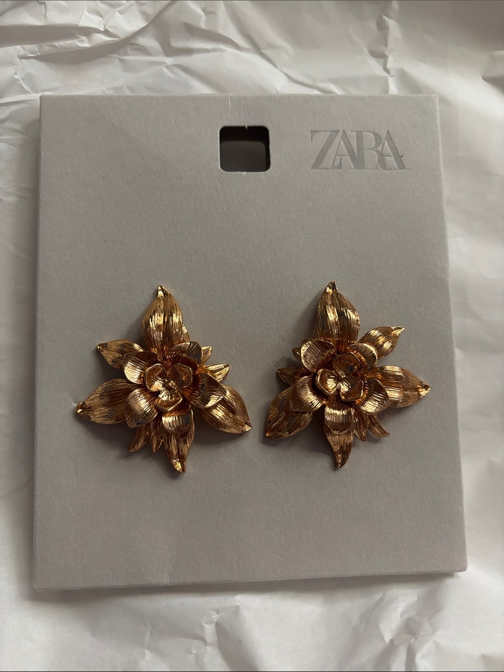 Zara embossed floral button 1856/130